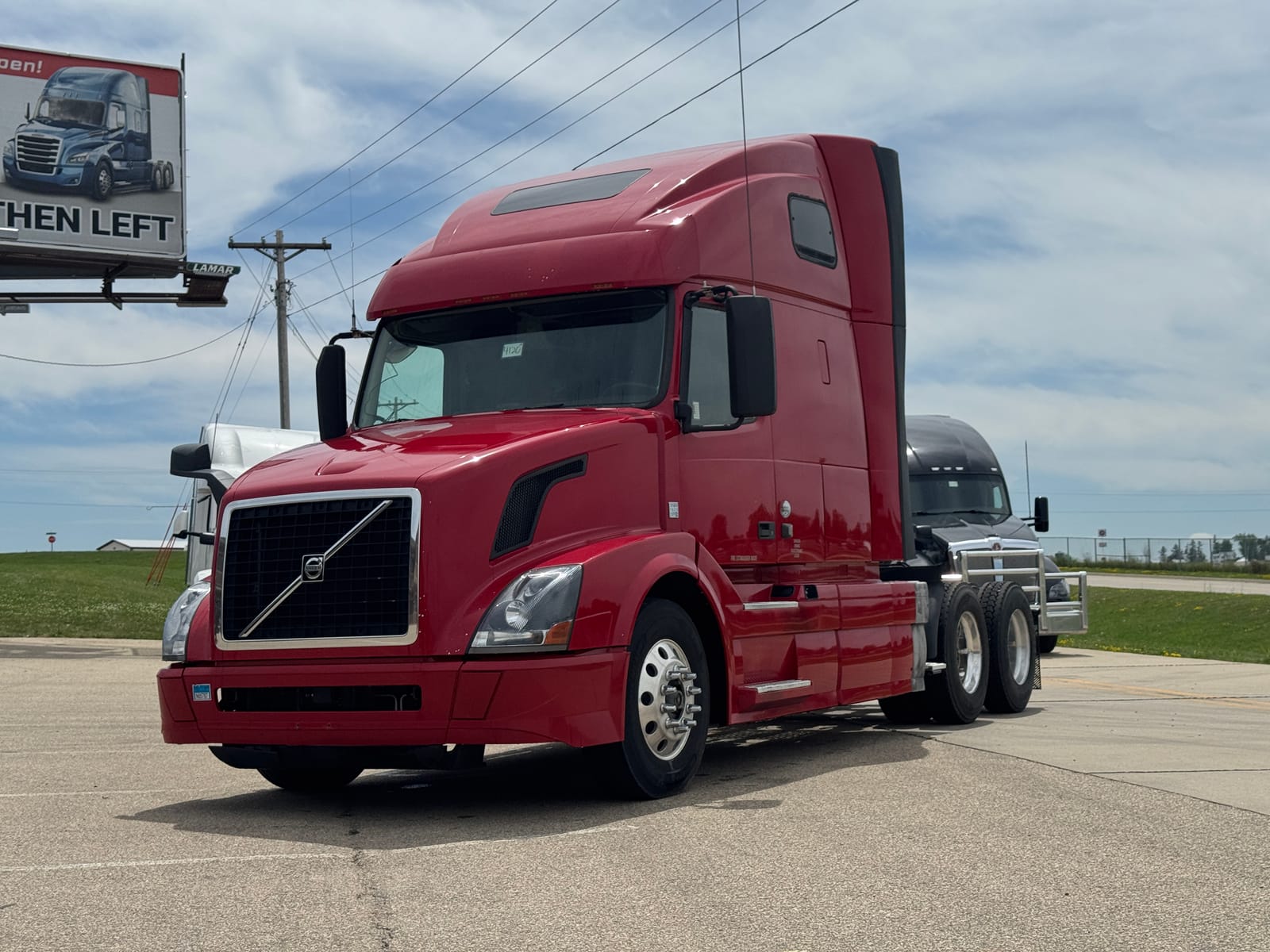 2018 VOLVO VNL64T670