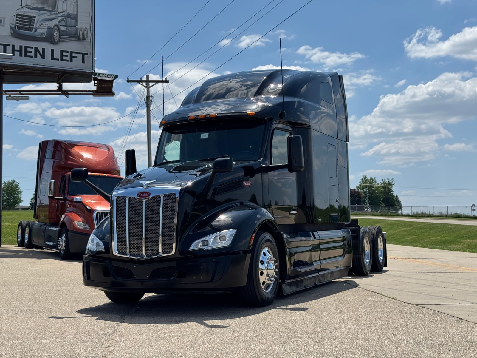 2023 PETERBILT 579