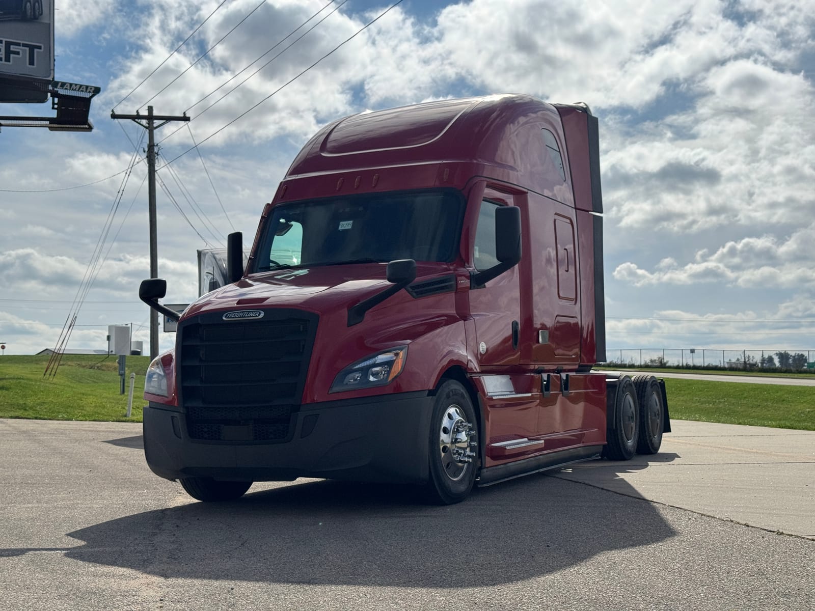2023 FREIGHTLINER Cascadia 126